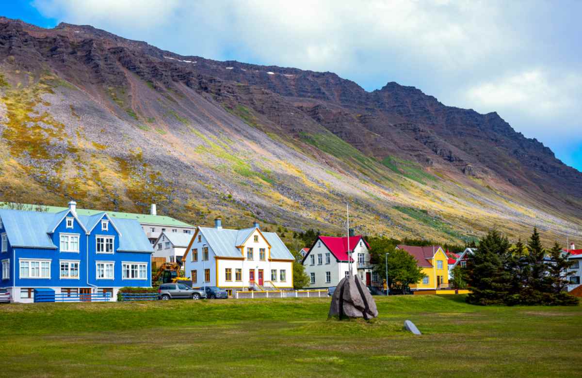 Hrunalaug hot spring in Iceland